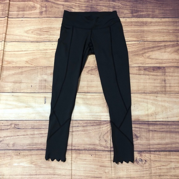 Vie Active Pants - Vie Active Disney 7/8 Black Leggings Size Small